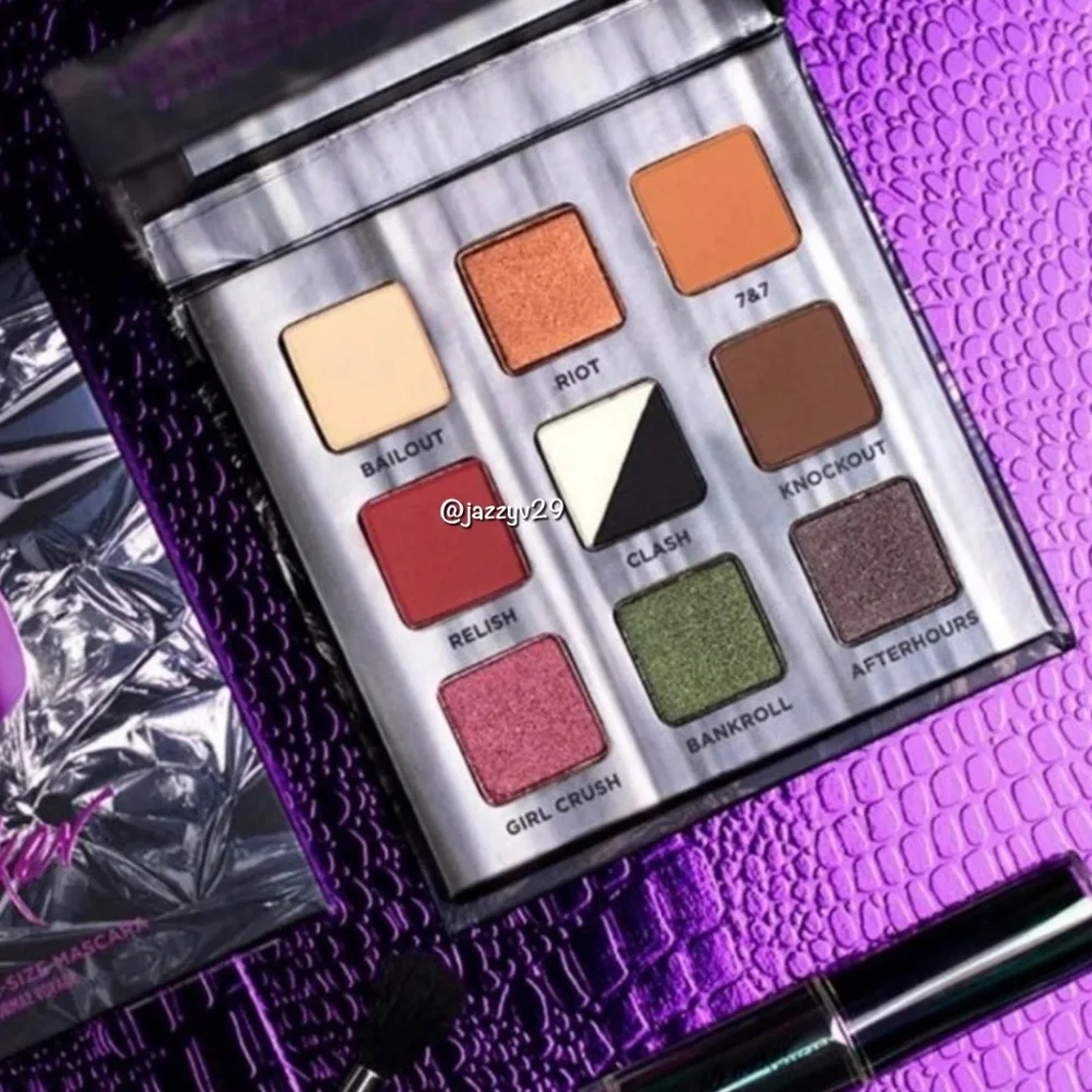 Urban Decay 2-Pc. Troublemaker Eyeshadow Palette & Mascara Set